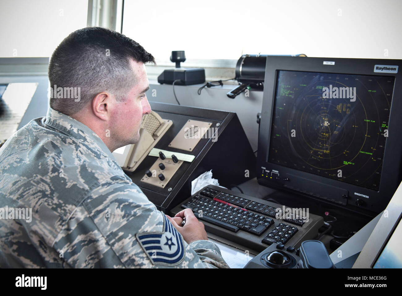 Airborne all weather radar hires stock photography and images Alamy