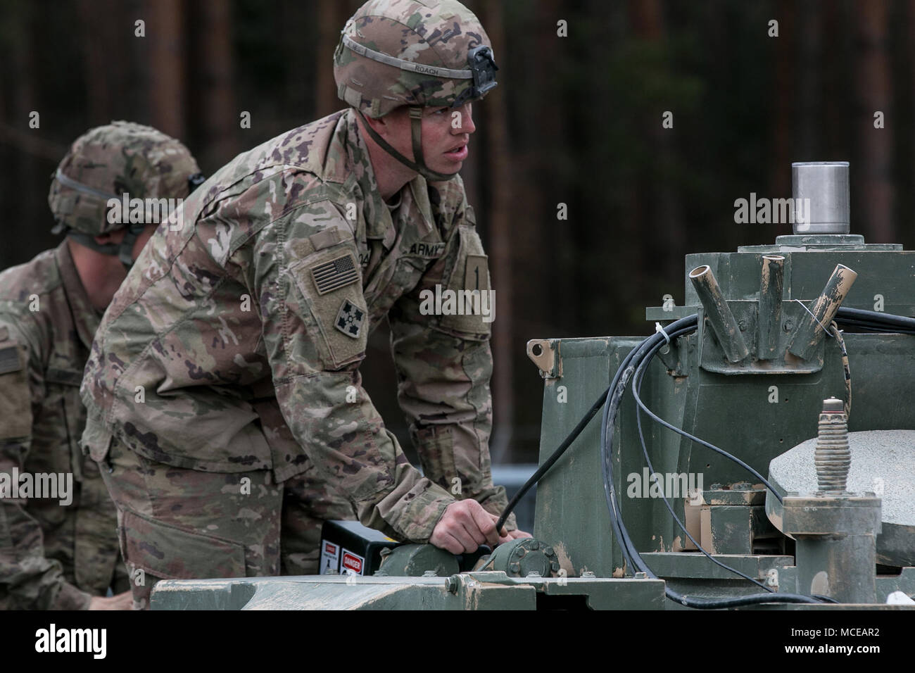 Bradley fighting vehicle system hi-res stock photography and images - Alamy