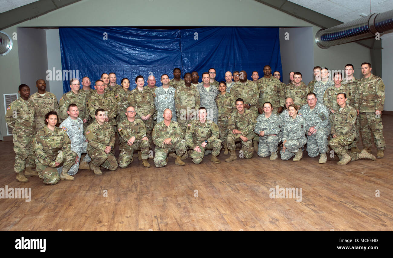 General Joseph L. Lengyel, Chief of the National Guard Bureau, has lunch with and speaks to Soldiers of the South Carolina Army National Guard who are participating in Guardian Response 18, April 14, 2018, North Vernon, Indiana. (U.S. Army National Guard photo by Sgt. Brian Calhoun, 108th Public Affairs Det.) Stock Photo