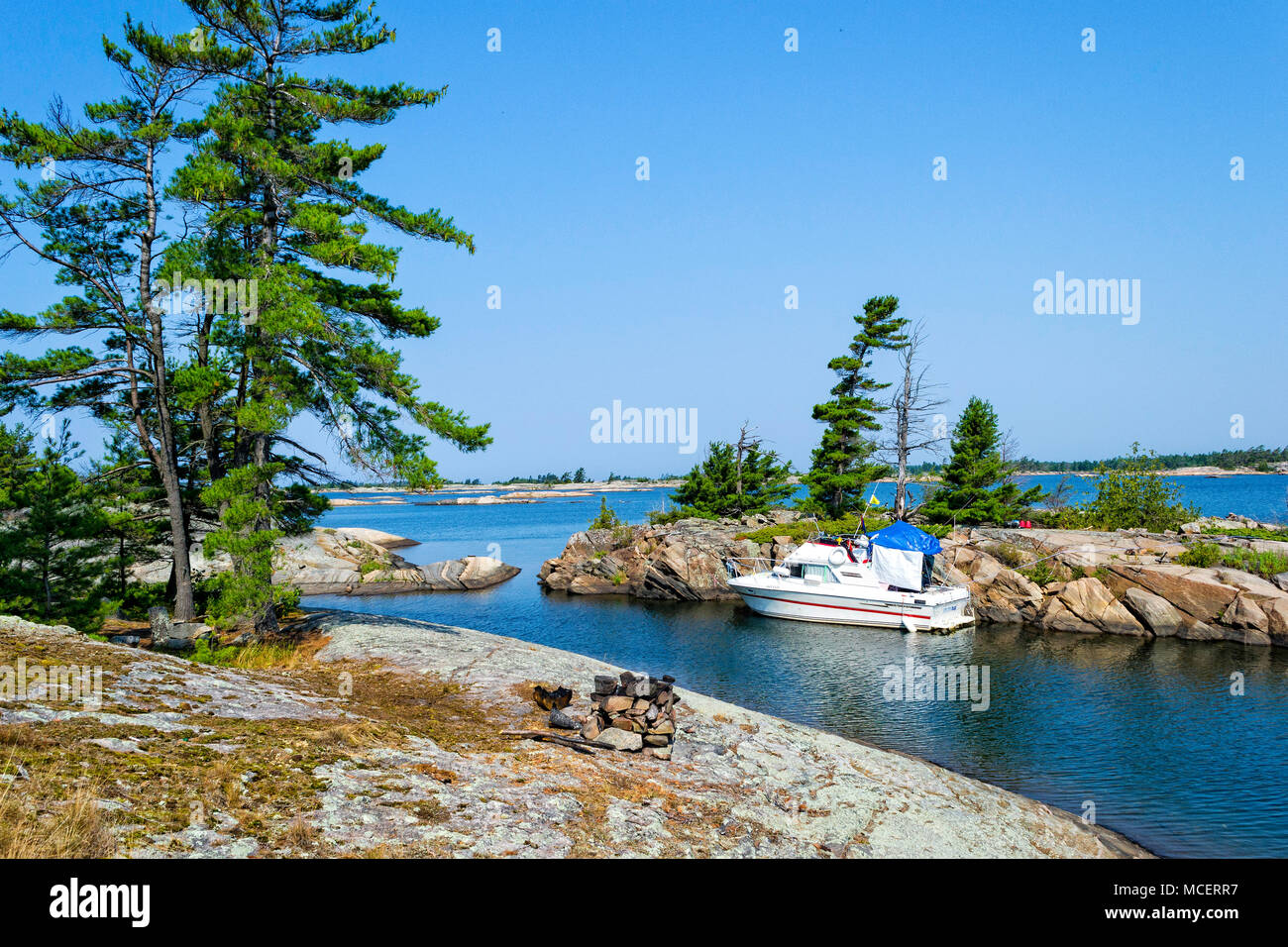 White rock lake boat hi-res stock photography and images - Alamy