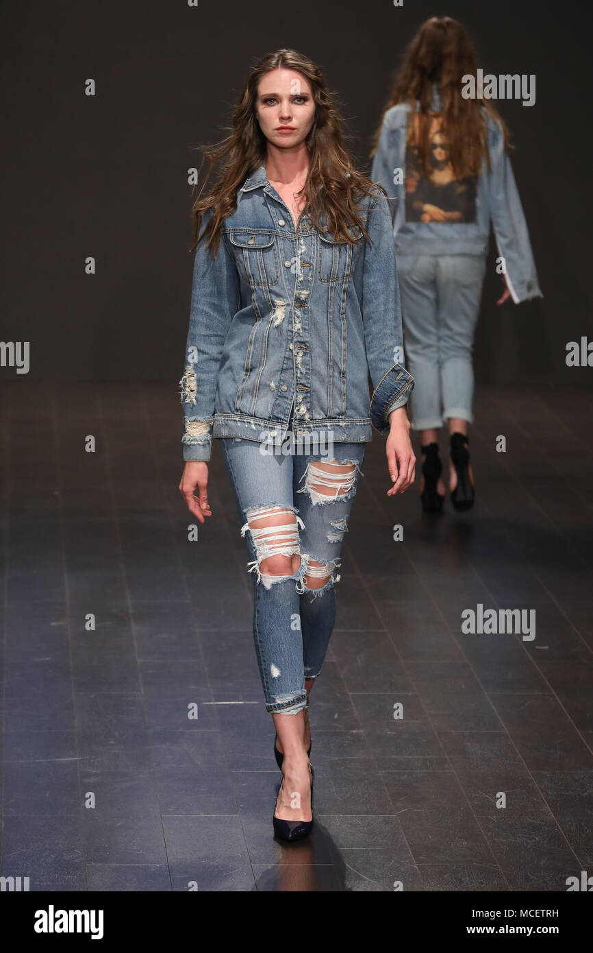Los Angeles Womenswear 2018/2019 - SIWY Denim Catwalk at The MacArthur Featuring: Model Los California, United States When: 15 Mar 2018 Credit: Sheri Determan/WENN.com Stock Photo - Alamy