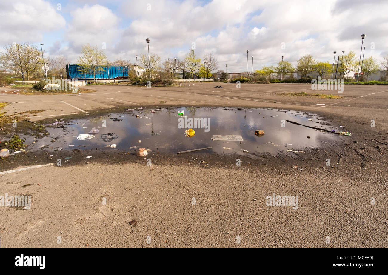 Abandoned car park uk hi-res stock photography and images - Alamy