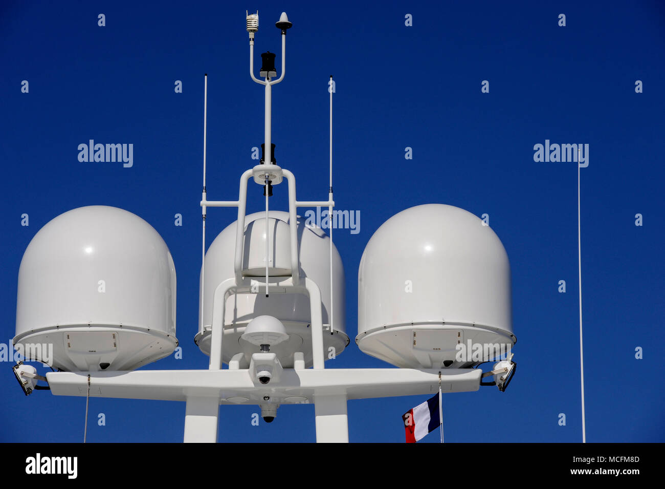 YACHTS AND SUPER YACHTS ANTENNA MAST SATELLITES DOMES BOATS RADARS