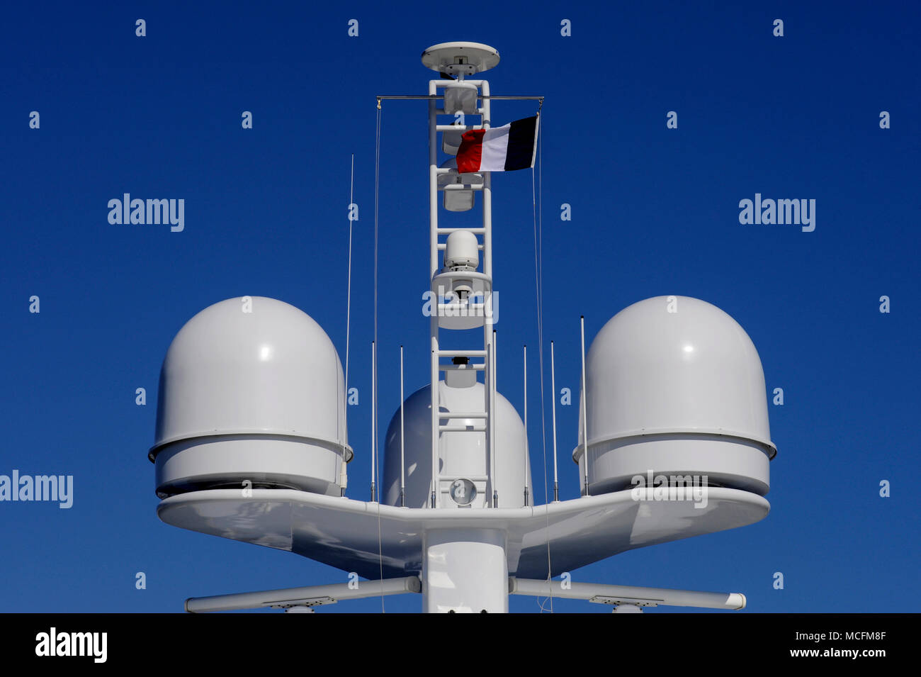 YACHTS AND SUPER YACHTS ANTENNA MAST SATELLITES DOMES BOATS RADARS