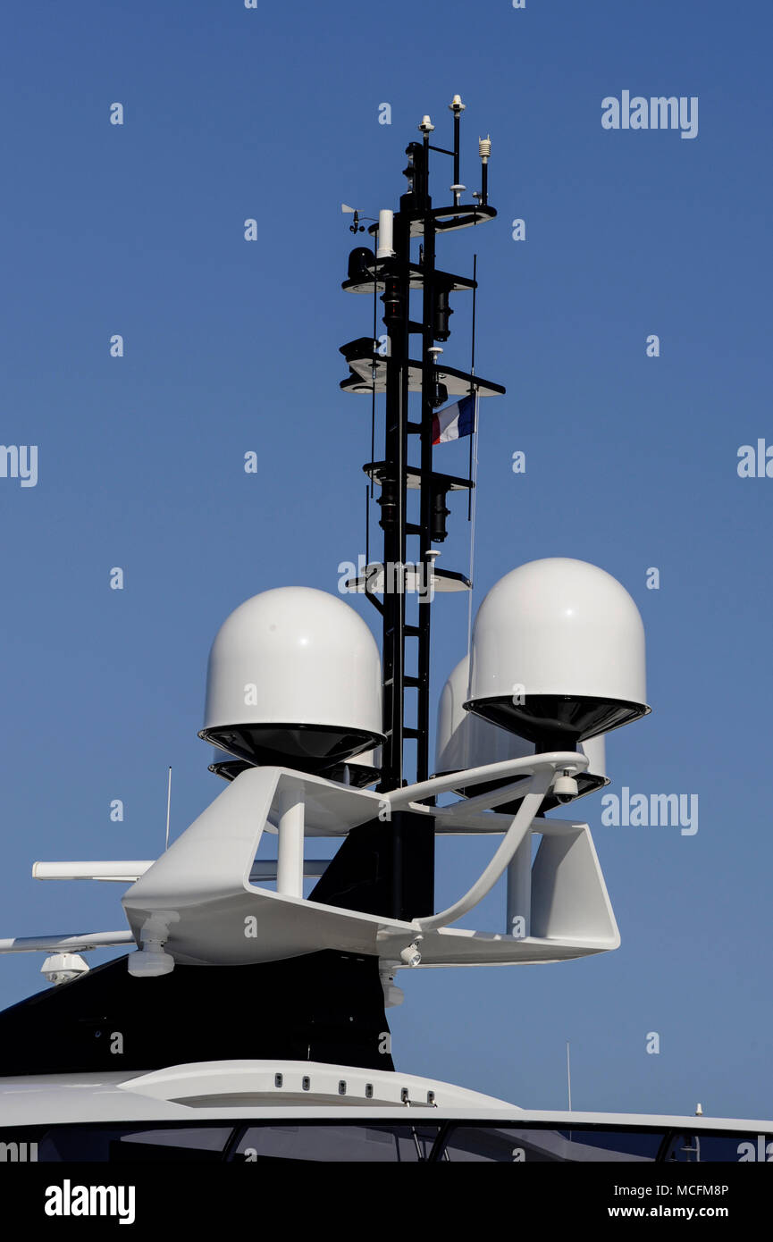 YACHTS AND SUPER YACHTS ANTENNA MAST SATELLITES DOMES BOATS RADARS