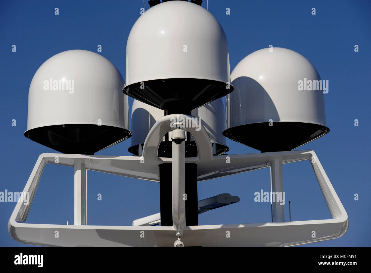 Yacht satellite dome hires stock photography and images Alamy