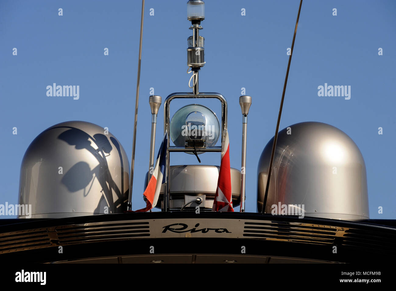 YACHTS AND SUPER YACHTS ANTENNA MAST SATELLITES DOMES BOATS RADARS