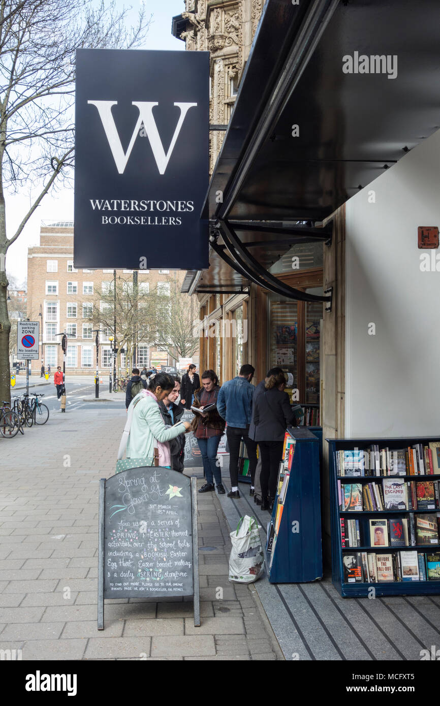 Waterstones Gower Street, Bloomsbury, London WC1, UK Stock