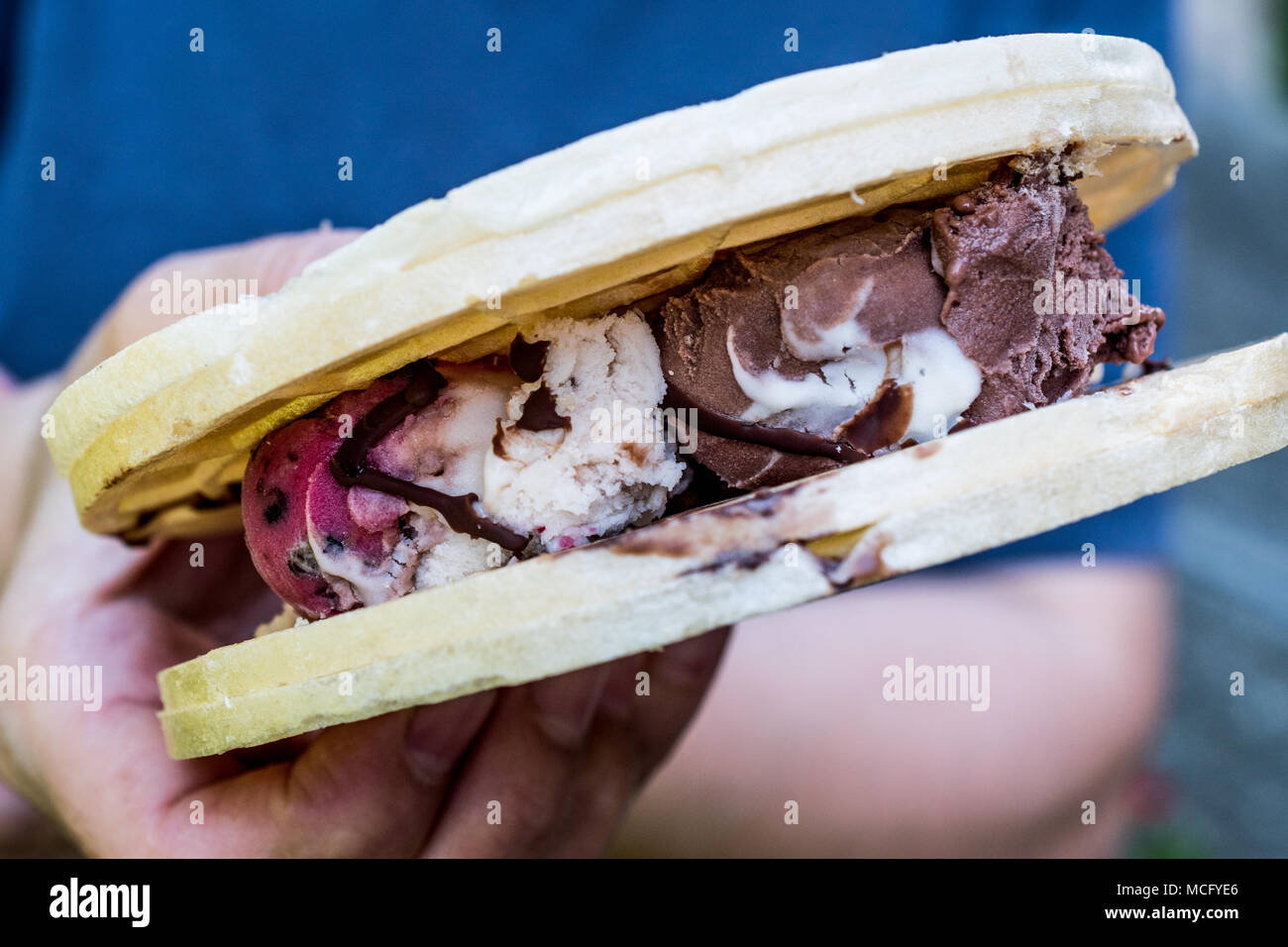 Halva ice cream sandwich / Kagit helva arasi dondurma. Dessert Concept