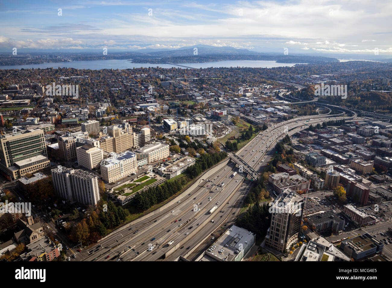 WA14321-00...WASHINGTON - View of Interstate 5 , First Hill area and Lake Washington from the Sky View Observatory on the 73 floor of the Columbia Cen Stock Photo