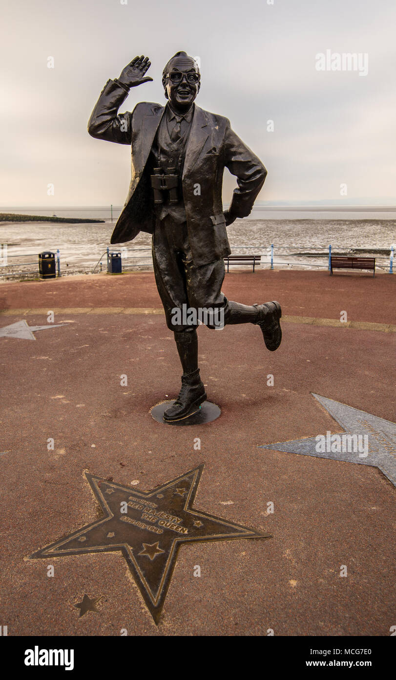 Statue of Eric Morecambe on Morecambe promenade.  Taken at Morecambe, England, UK on 11 April 2018. Stock Photo