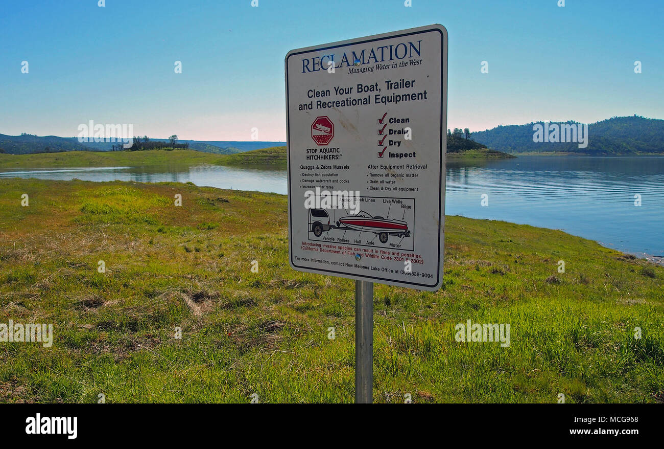 clean your boats of quagga & zebra mussels sign, New Melones Lake, Sierra Nevada Foothills, California Stock Photo