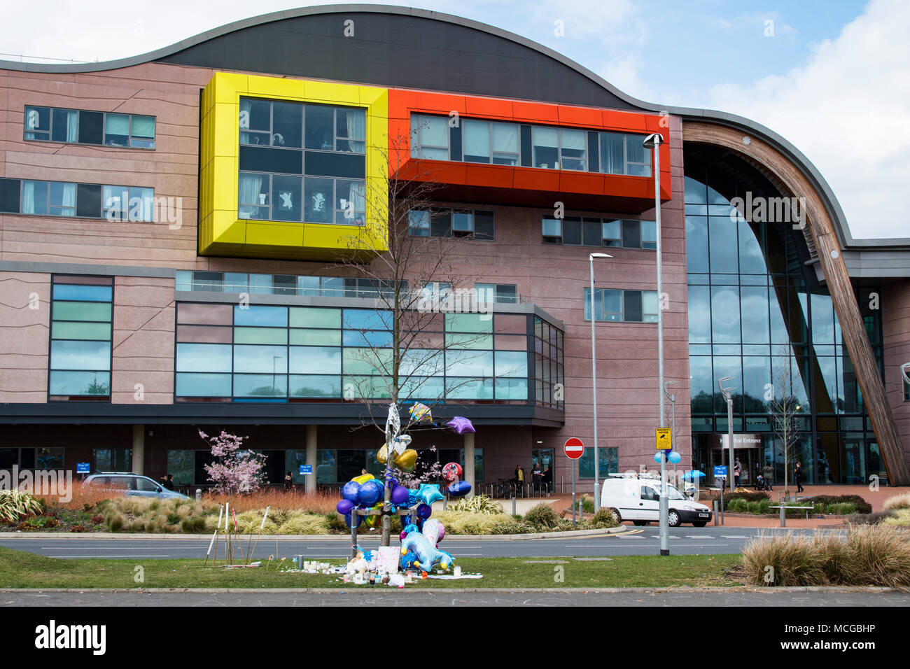 Alder Hey, Liverpool, UK. 18th. April 2018: People protesting outside Alder Hey Hospital in Knotty Ash area of Liverpool in support of toddler Alfie Evans who is currently on a life support system which the hospital specialists plan to remove, allowing Alfie to die. Alfies parents await the courts decision allowing them to transfer Alfie to a hospital in Italy where specialists state they may be able to offer help with his medical condition. A medical team and private jet have been offered to the parents to transport Alfie to Italy. Credit: Dave Ellison/Alamy Live News Stock Photo