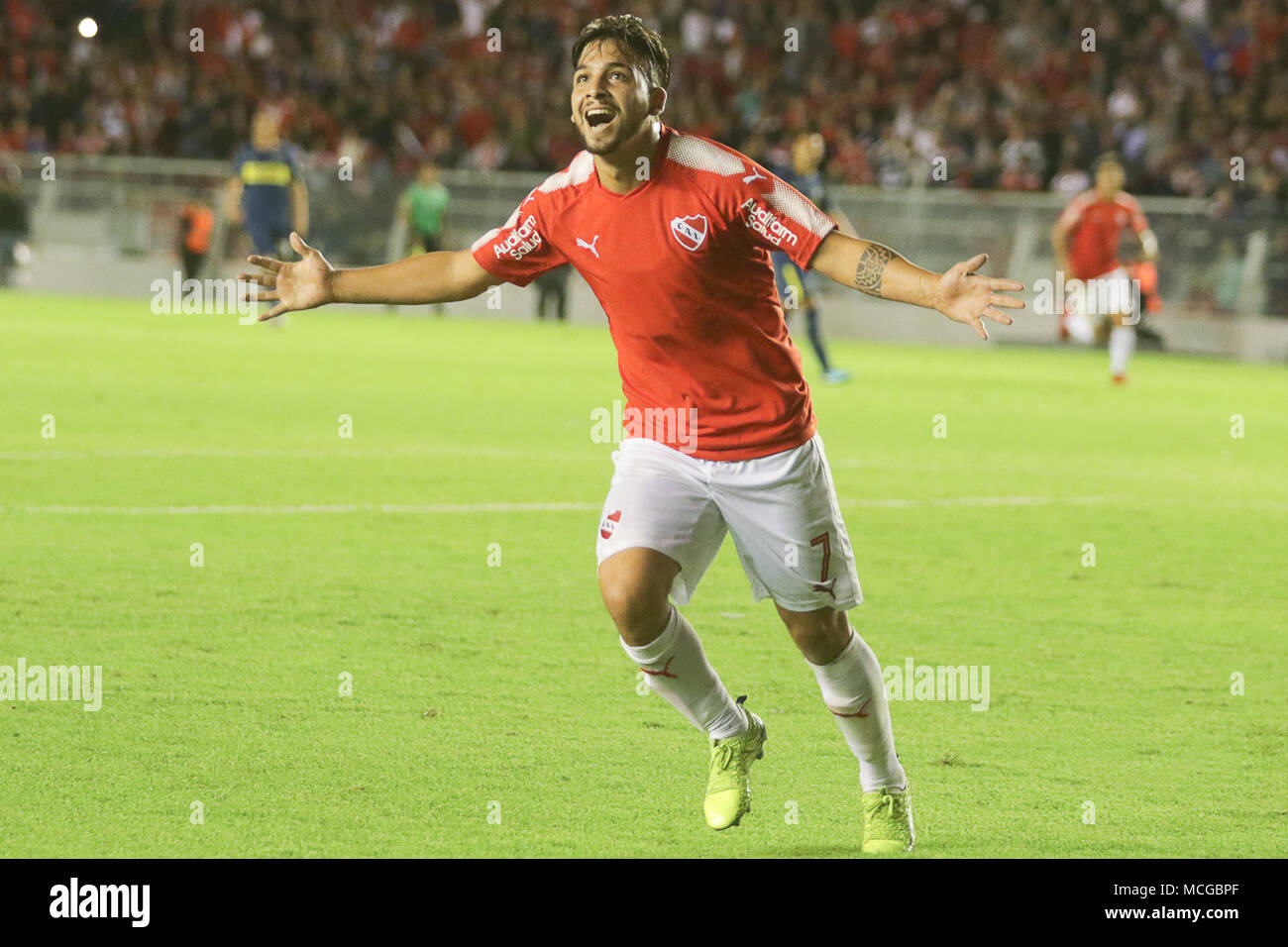 BUENOS AIRES, 15.04.2018: Martin Benitez of Independiente scores during the match for Superliga Argentina between Independiente and Boca Jrs on Libertadores de América Stadium, Argentina. (Photo: Néstor J. Beremblum / Alamy News) Stock Photo