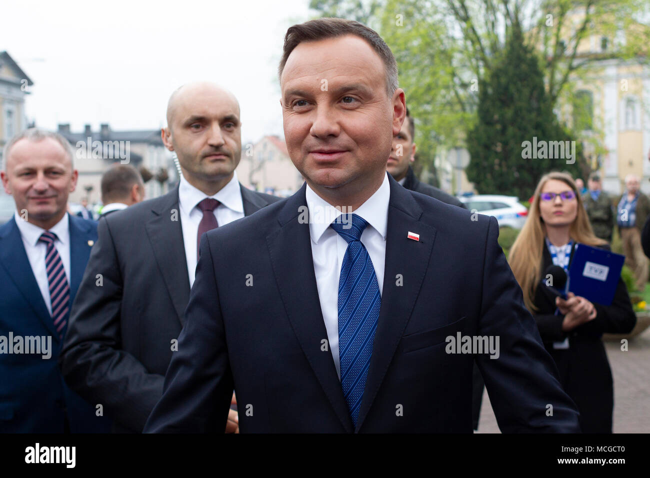 Szamotuly, Poland 16th April 2018. President of the Republic of Poland Andrzej Duda laid a wreath at the Monument to the "Wielkopolska Insurgents on the 60th Anniversary of the Struggle for National Independence". The President of the Republic of Poland also met with residents of Szamotuly. Credit: Slawomir Kowalewski/Alamy Live News Stock Photo