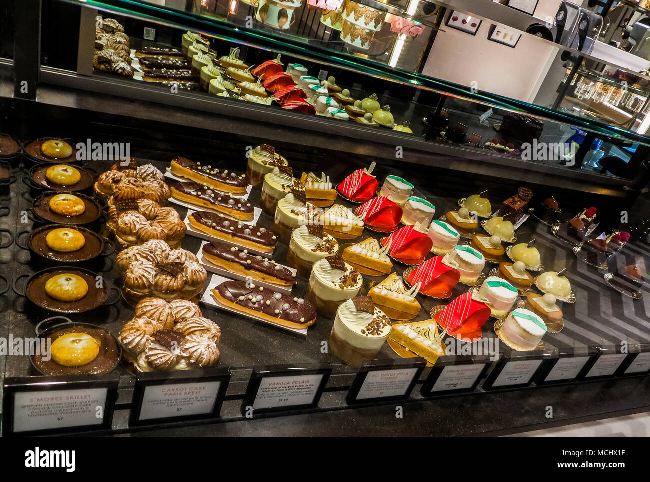 New Orleans French Quarter Pastry Shop Stock Photo Alamy
