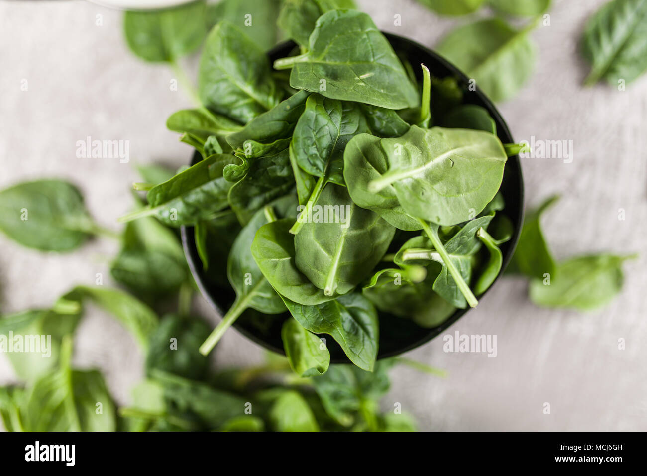 Baby spinach leaves Stock Photo - Alamy