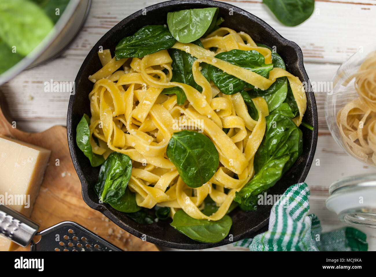spinach-tagliatelle-pasta-stock-photo-alamy