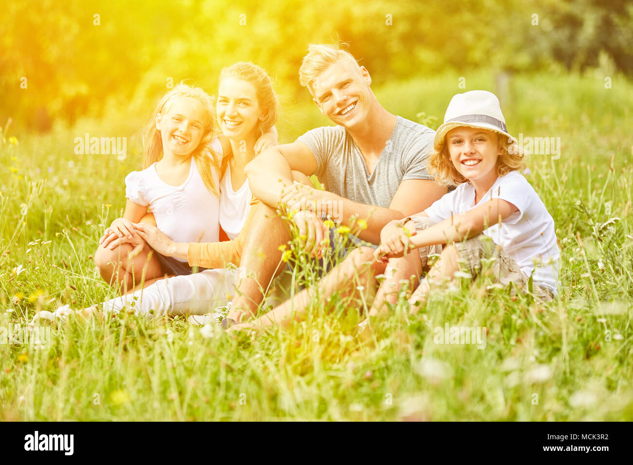Family and relaxation hi-res stock photography and images - Alamy