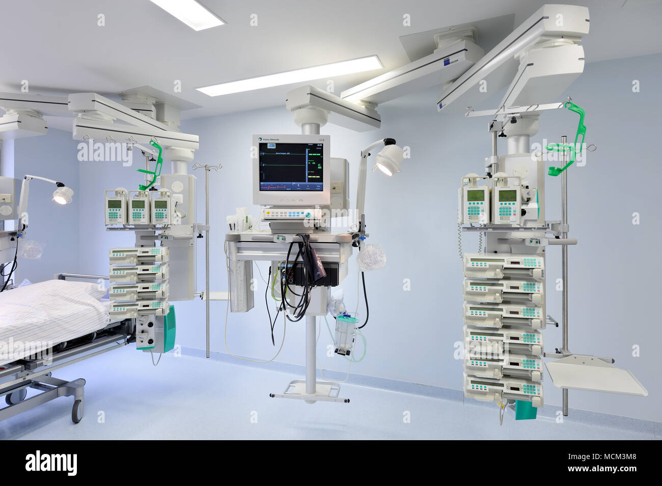 technical equipment on intensive care unit Stock Photo Alamy