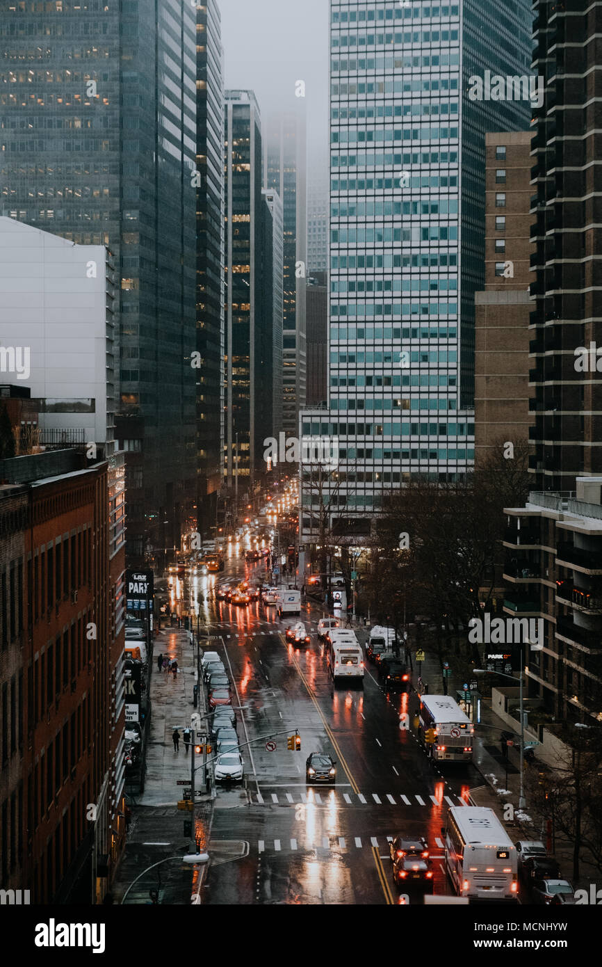 Rainy day brooklyn bridge hi-res stock photography and images - Alamy