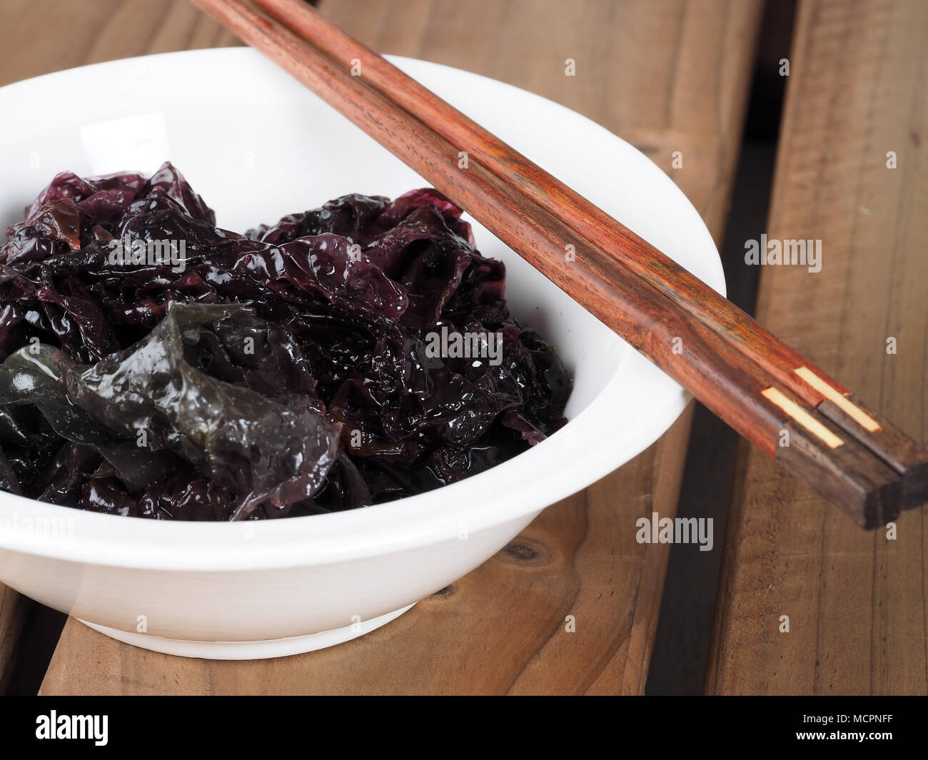 Nori Seaweed – Alga Nori Edible seaweed of the red algae. Binomial name:  Porphyra Umbilicalis. It is used in dried sheets to wrap the sushi Stock  Photo - Alamy