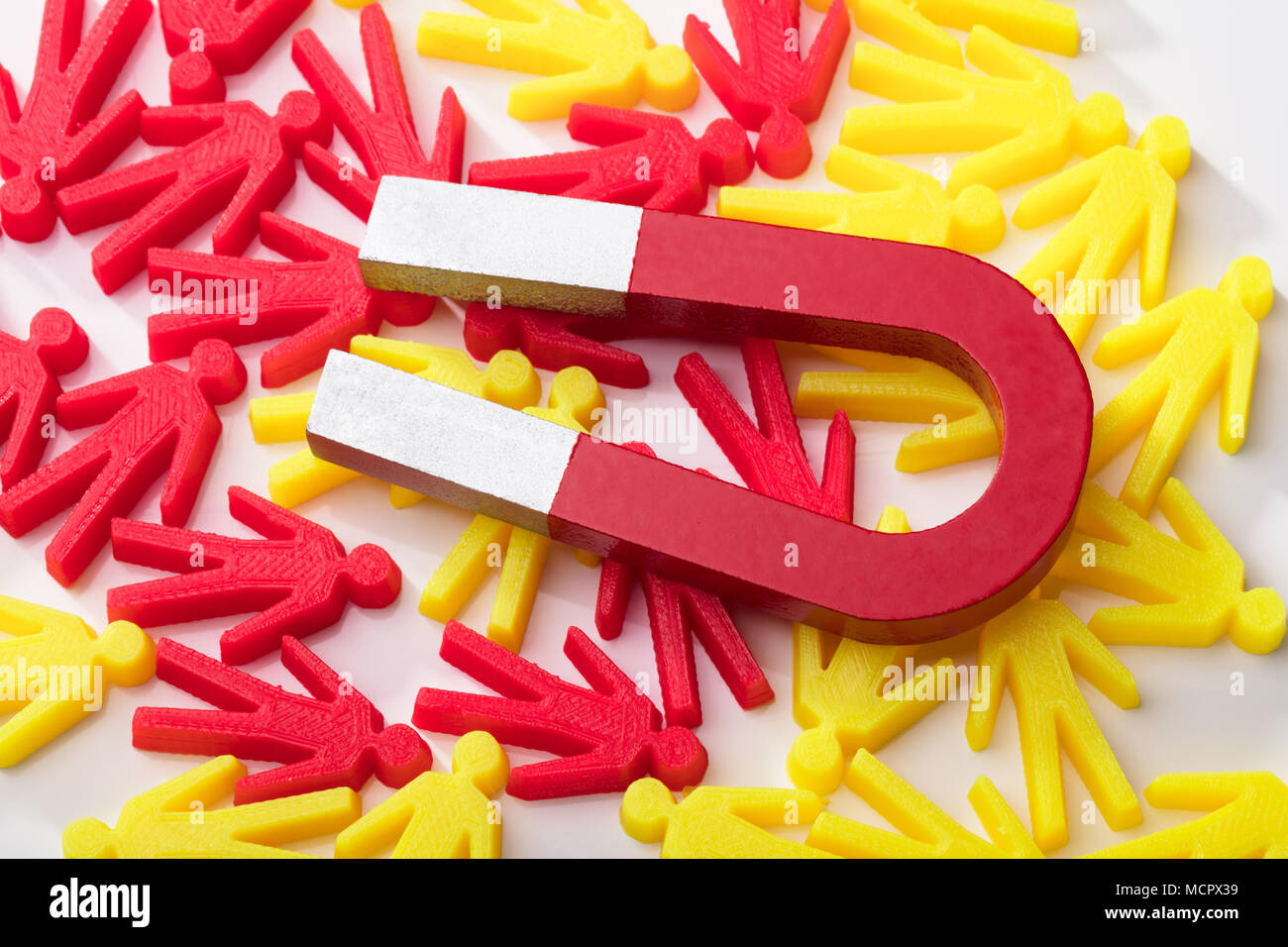 Plastic magnet hi-res stock photography and images - Alamy