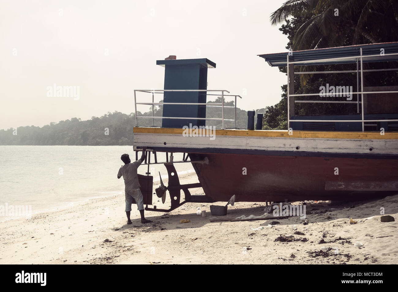 Old sea man painting hi-res stock photography and images - Alamy