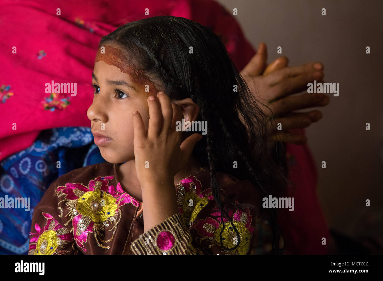 Muslim Girl Oman Stock Photos & Muslim Girl Oman Stock 