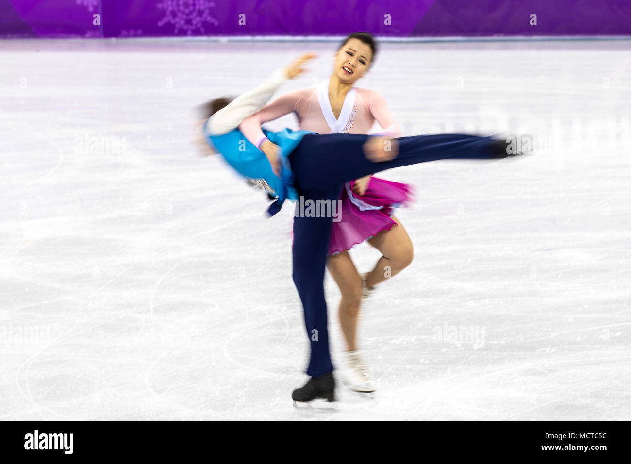 Min Alexander Motion blur action of Yura Min/Alexander Gamelin (KOR) in the Figure ...