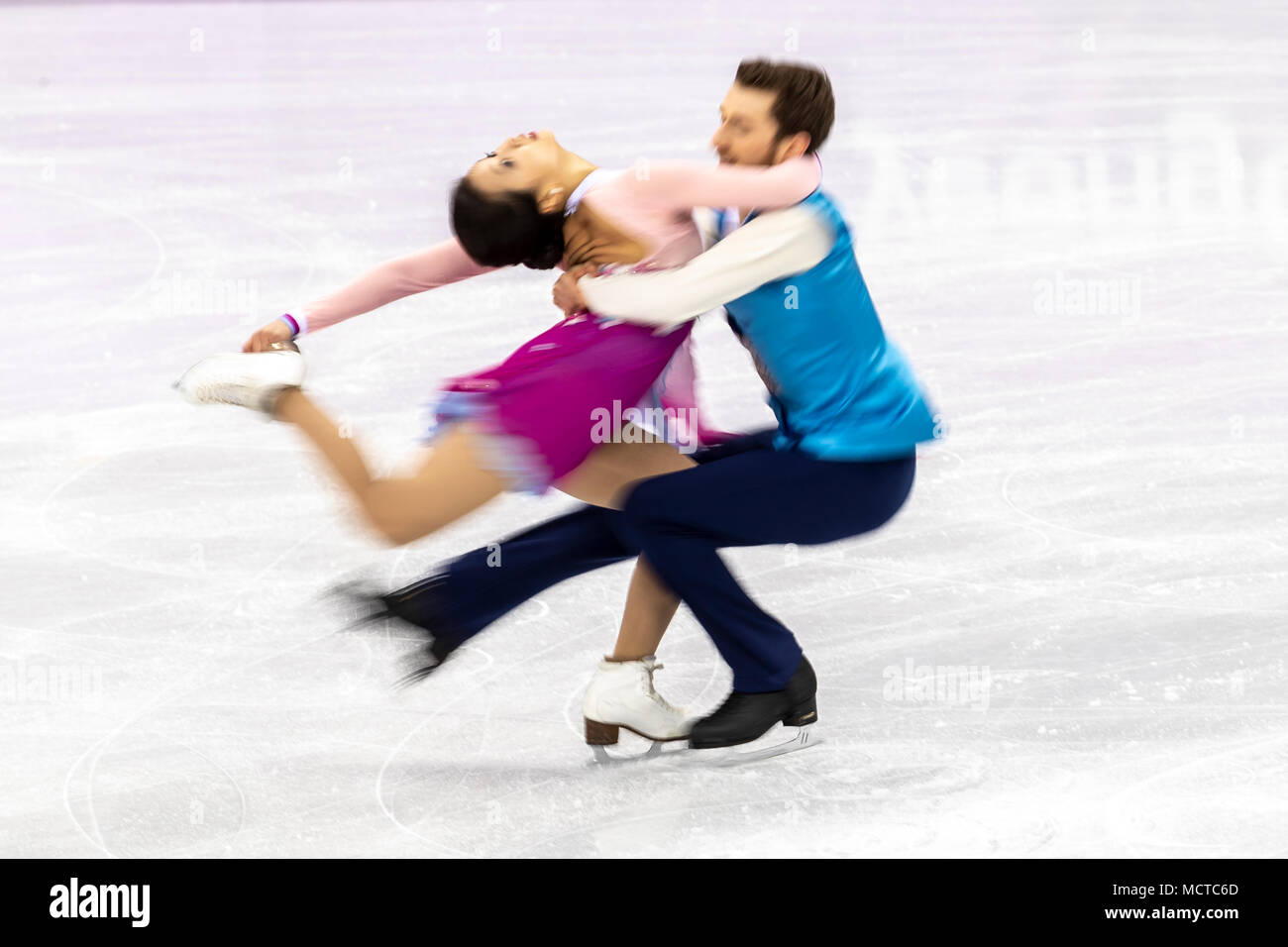 Min Alexander Motion blur action of Yura Min/Alexander Gamelin (KOR) in the Figure ...