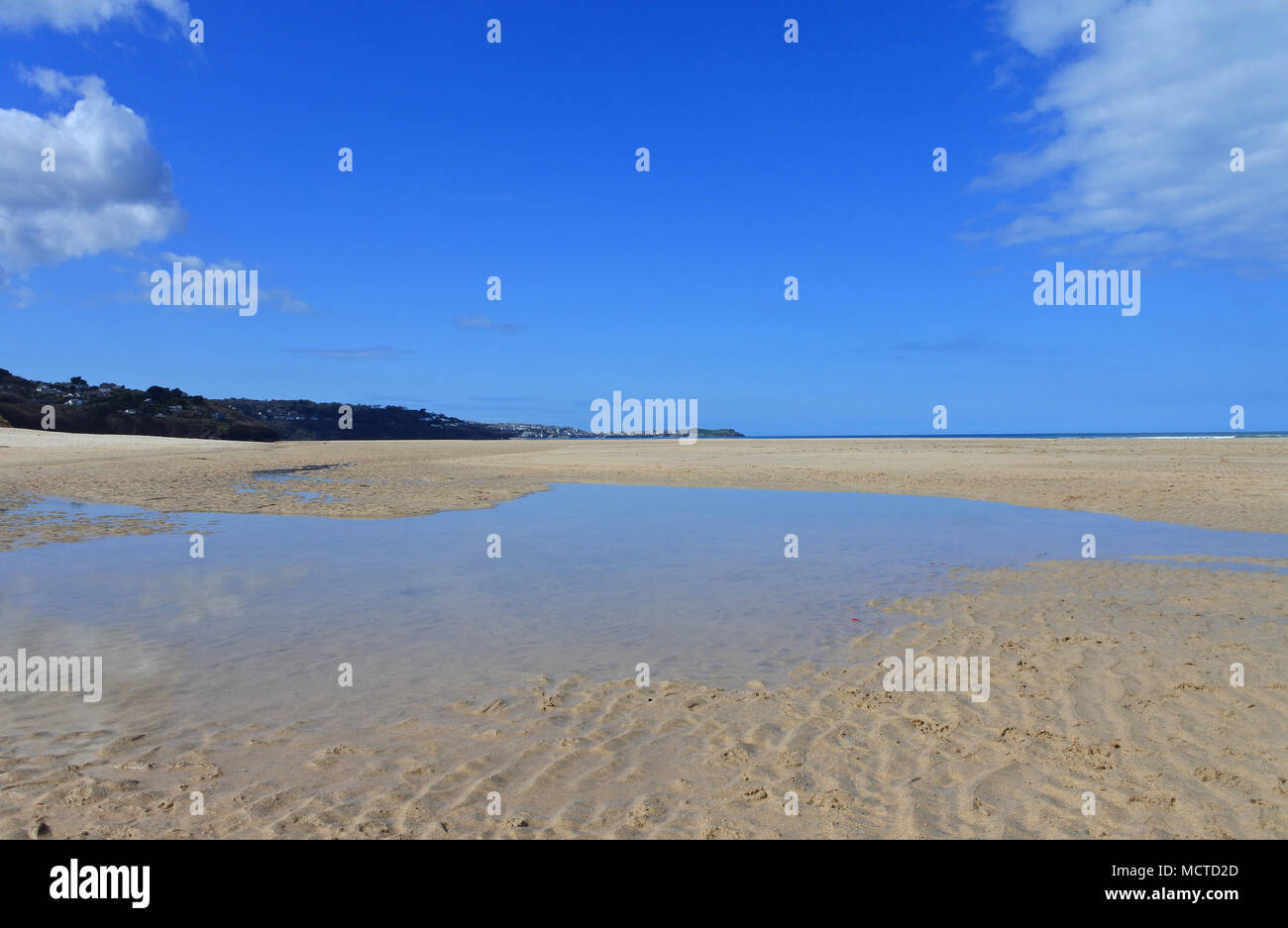 The beach and coastline at Hayle, Cornwall, UK - John Gollop Stock Photo