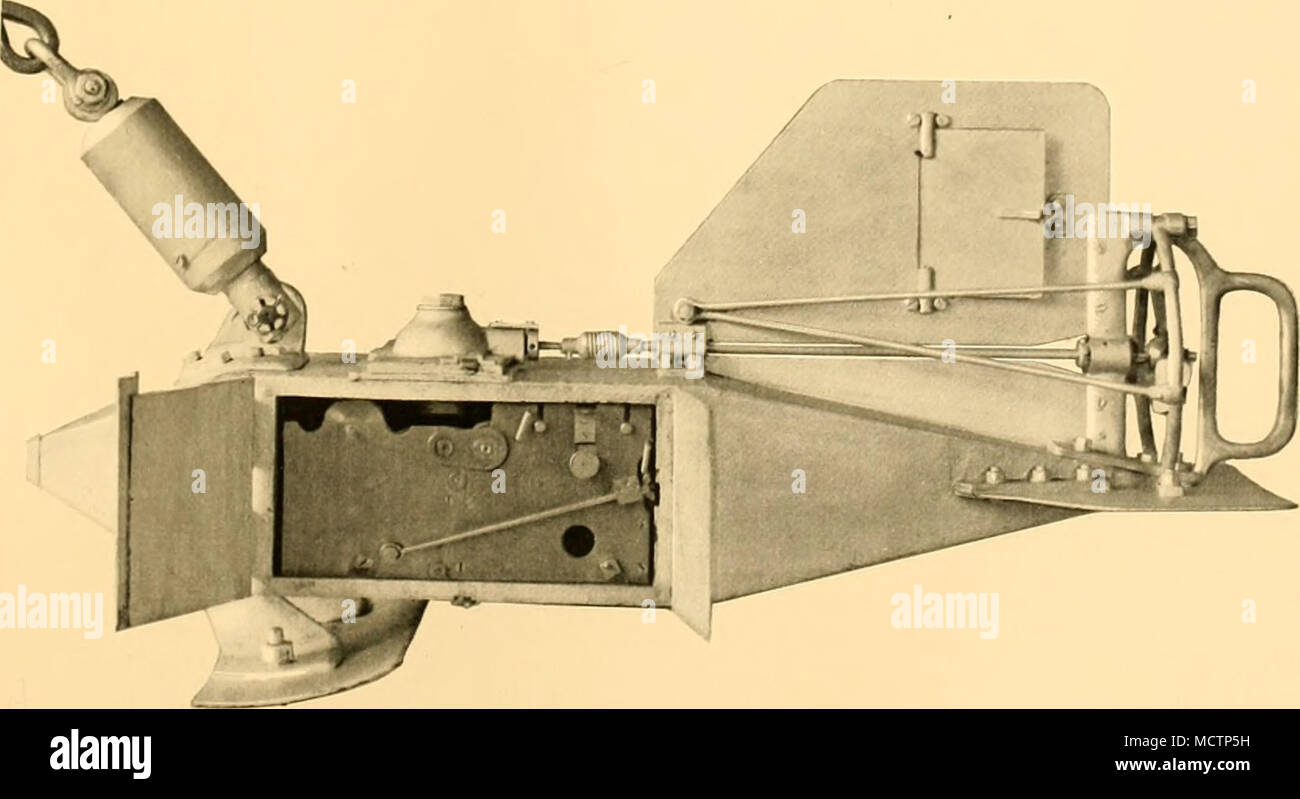 . Fig. 2. The Continuous Plankton Recorder,Type II, with doors opened