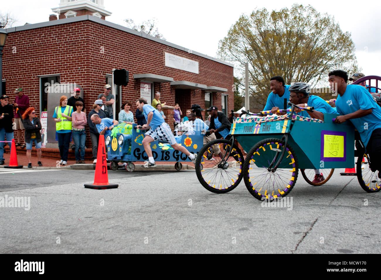 Bed push hi-res stock photography and images - Alamy