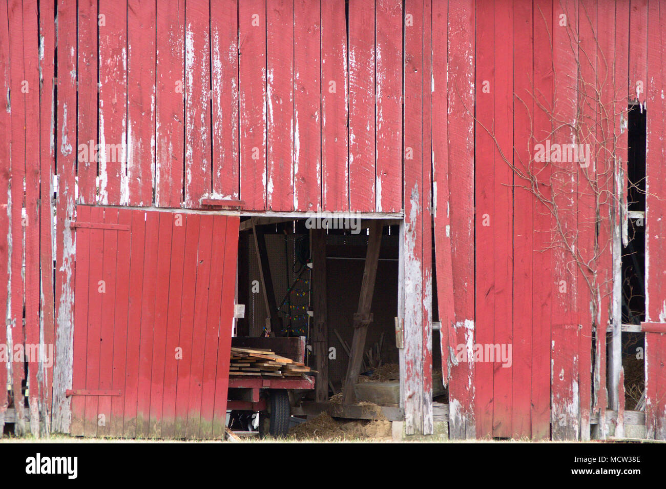 Old Red Barn with doors opened Stock Photo Alamy