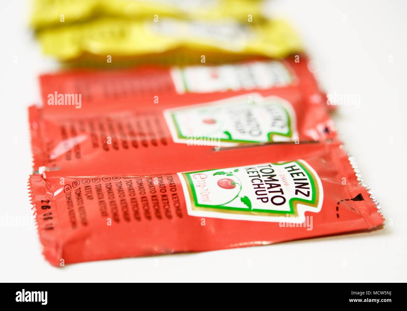 Heinz ketchup packet hires stock photography and images Alamy