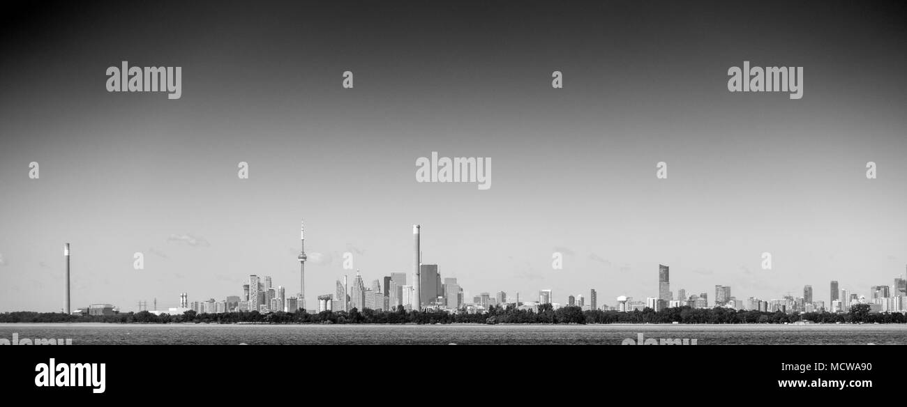 Scenic view of Lake Ontario and city skyline, Toronto, Canada Stock Photo