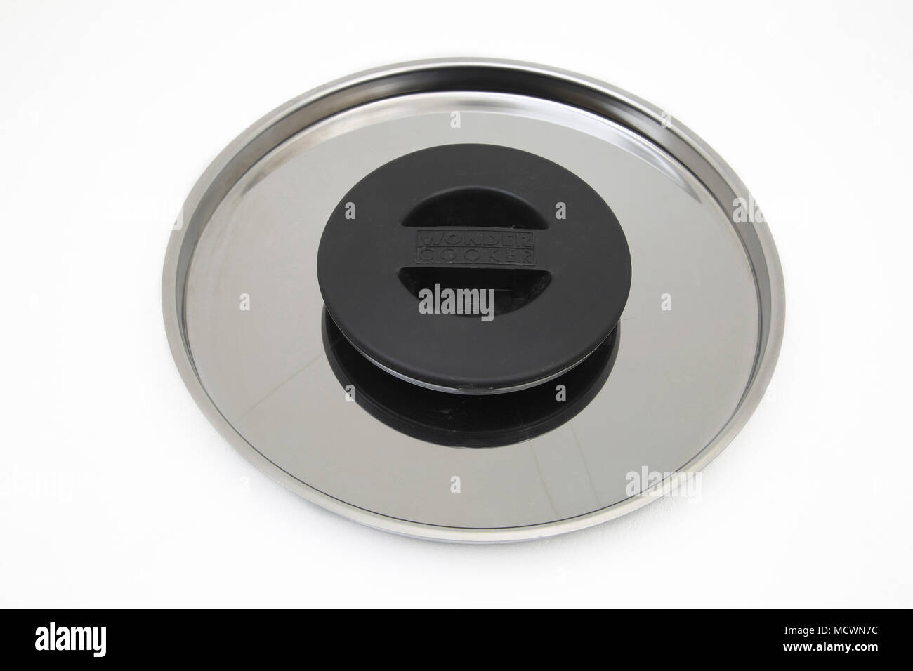 Stainless Steel Wonder Cooker Lid to Fit all pans to help cook from