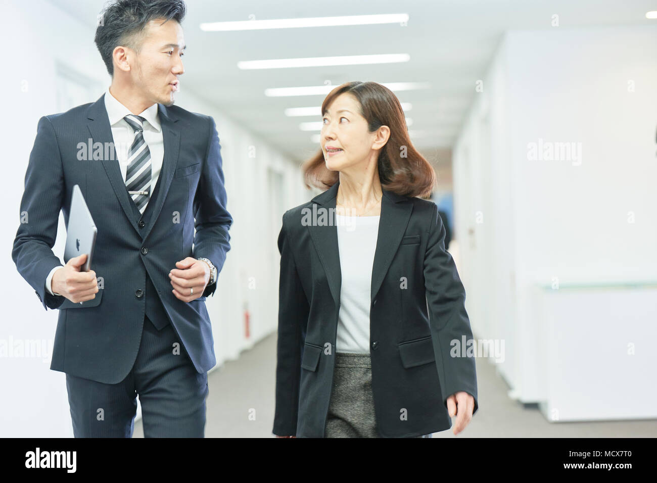 Japanese woman 40s suit hi-res stock photography and images - Alamy