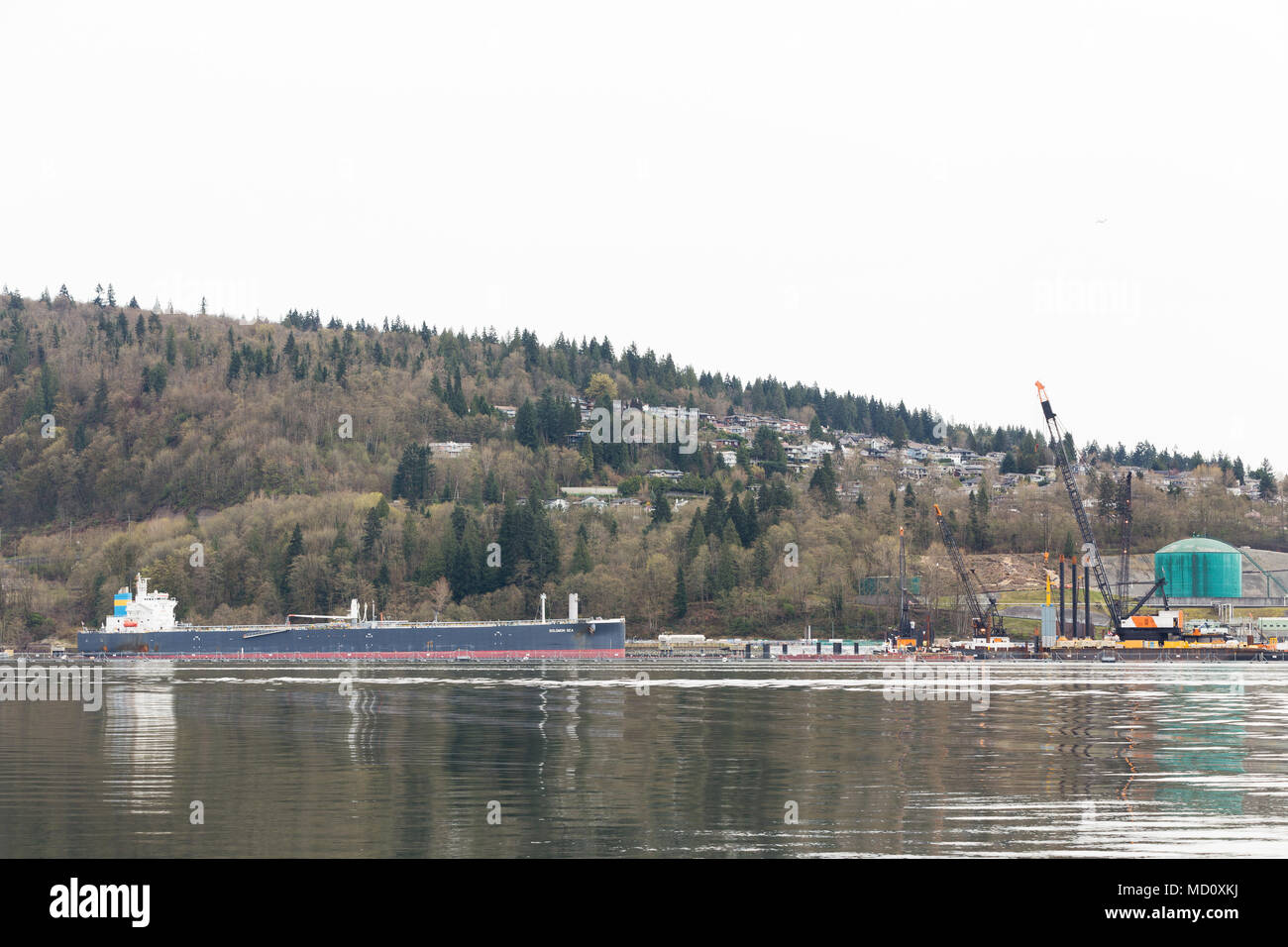 Canada oil refinery hires stock photography and images Alamy
