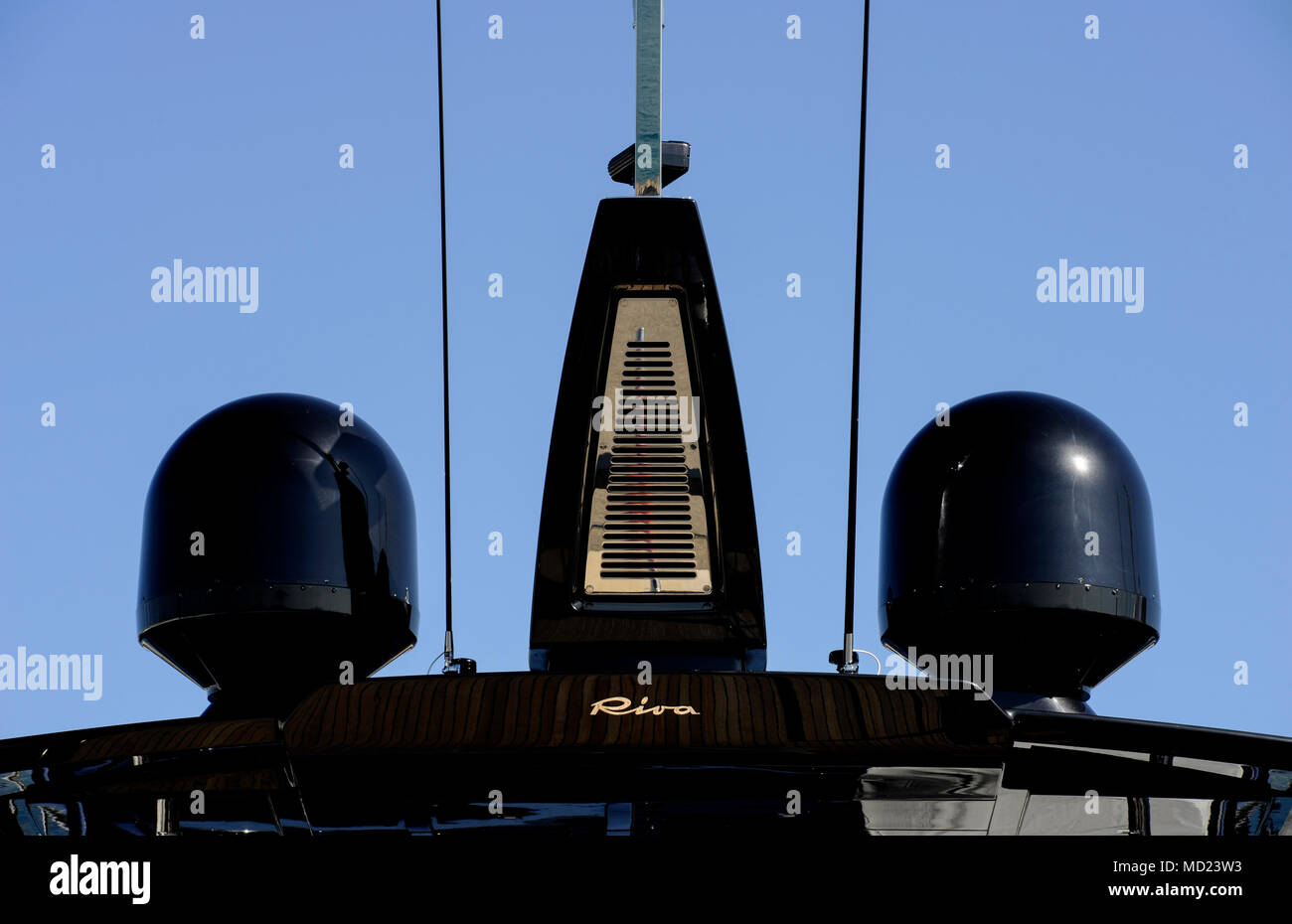 YACHTS AND SUPER YACHTS ANTENNA MAST SATELLITES DOMES BOATS RADARS