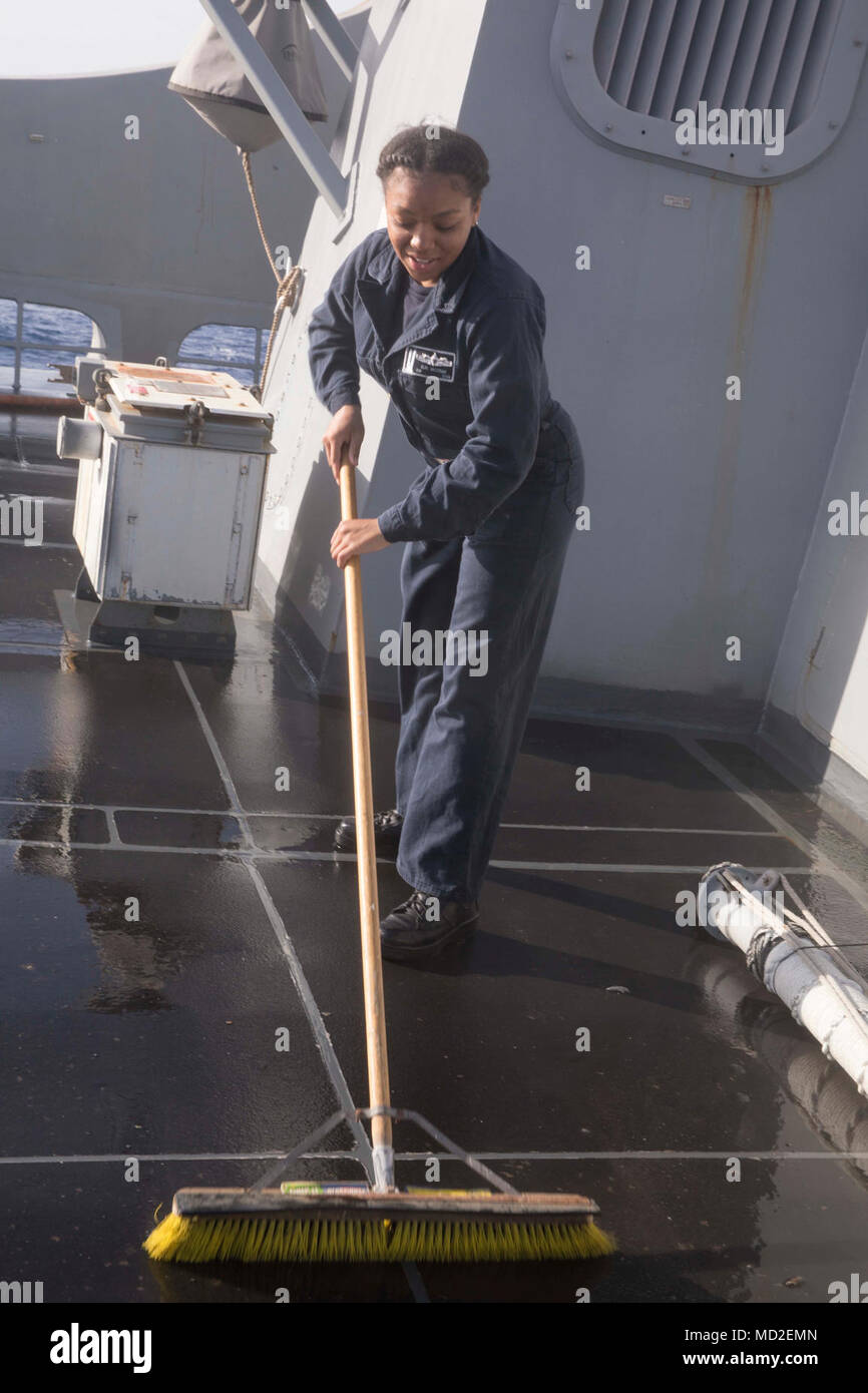 Focsle deck hi-res stock photography and images - Alamy