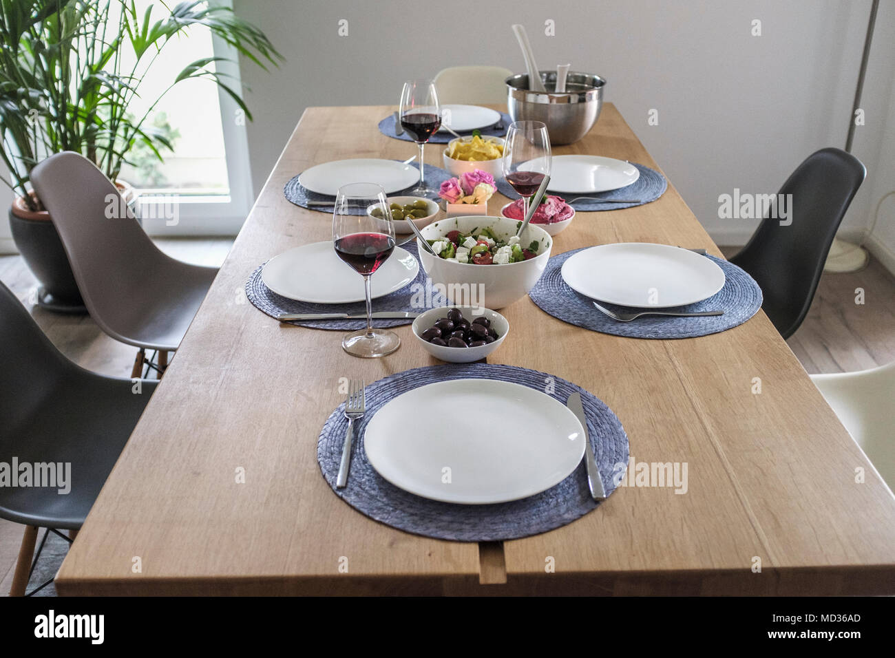 Dining room,Sunday Lunch,set table for 6 . Stock Photo