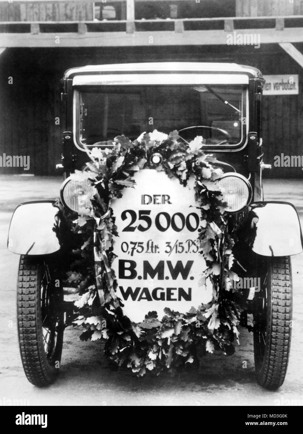 On 25.09.1931 the 25.000 BMW 3/15 leaves the factory Eiseafter. The legendary Dixi came dawith a stuck number that he should only exceed exactly 365 before the last models expired in 1932.     (c) dpa - Report     | usage worldwide Stock Photo