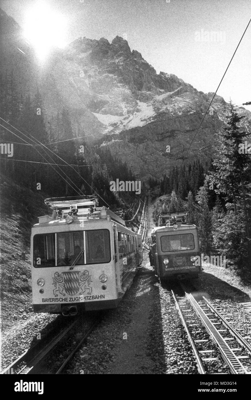 The 'Zugspitz Express' on 10.09.1979. The modern high-speed railcars of the Bayerische Zugspitzbahn, which were put into operation in 1954, relieve the small tractors and reduce the journey time to the Hotel Schneefernerhaus by almost half. with the opening of the section to the Schneefernerhaus on 08.07.1930 the Zugspitzbahn from Garmisch-Partenkirchen to the Zugspitze was completed. Photo: Ludwig Hamberger     (c) dpa - Report     | usage worldwide Stock Photo