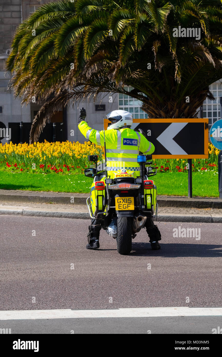 London, UK. 18th Apr, 2018. The Metropolitan Police block roads and undertake escort duties during the Commonwealth Government Leaders meetings in London Credit: Tim Ring/Alamy Live News Stock Photo