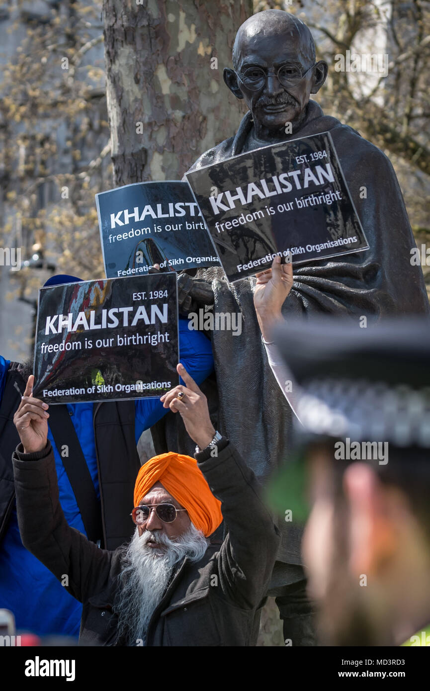 Narendra modi statue hires stock photography and images Alamy