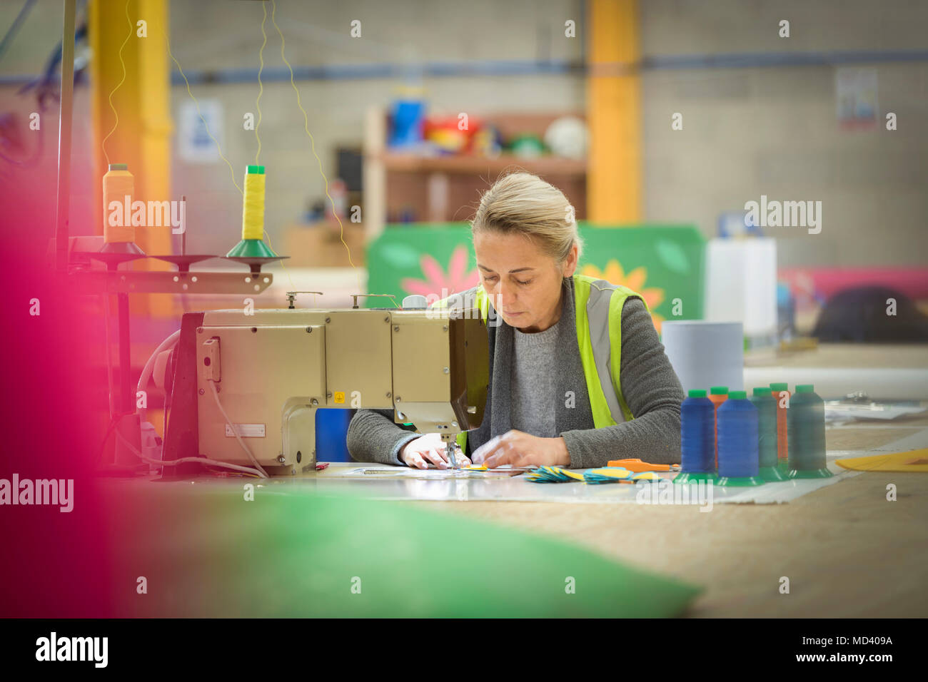 Machine making machine hires stock photography and images Alamy