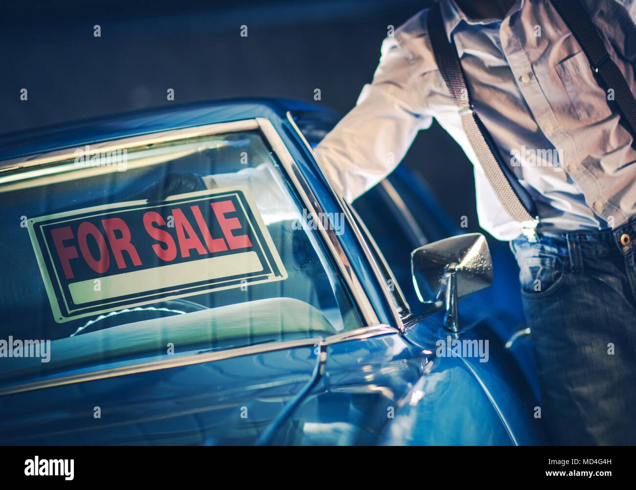 Car sales sign hires stock photography and images Alamy