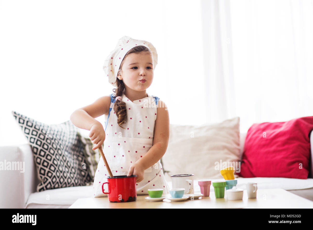 Child girl small hi-res stock photography and images - Alamy